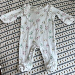 First Impressions Butterfly Footies‎